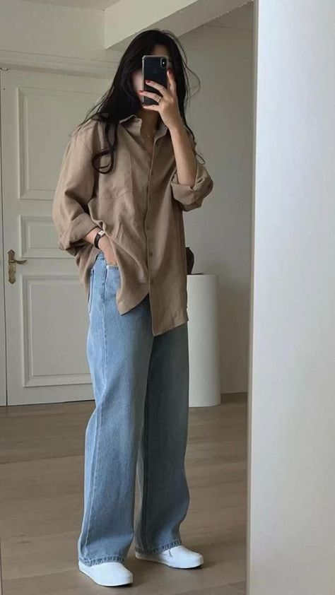 20 School Outfits 2025: Fashion Ideas for Every Season and Style 4 image 1