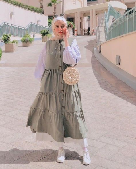 25 Stylish Hijabi Summer Outfits for 2025: Cool, Modest, and Trendy 22 image 171