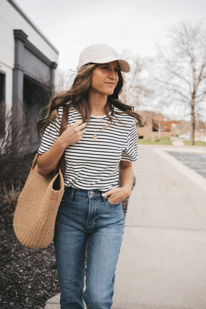 25 Summer Outfits for Women Over 50 in 2025: Stylish, Comfortable, and Ageless 10 image 32