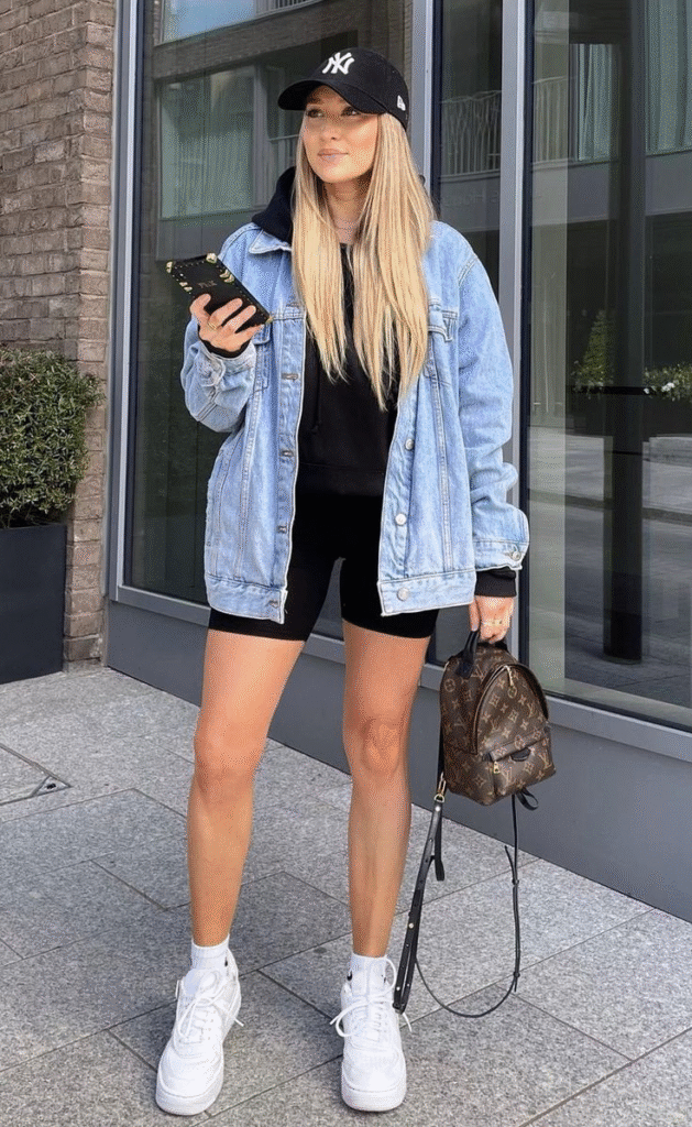 20 Yankees Game Outfit Ideas That Are Cool, Simple, and Game-Day Ready 11 image 58
