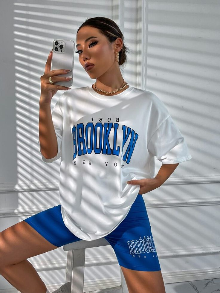 20 Yankees Game Outfit Ideas That Are Cool, Simple, and Game-Day Ready 12 image 59