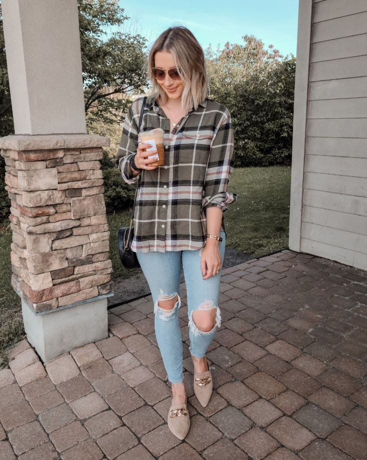 20 Yankees Game Outfit Ideas That Are Cool, Simple, and Game-Day Ready 14 image 61